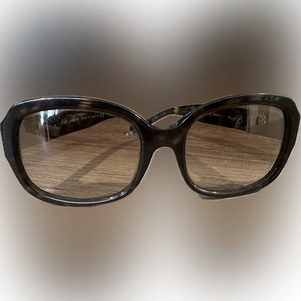 Dolce & Gabbana Tortoise Oval Sunglasses (style code DG4086) - Picture 2 of 16